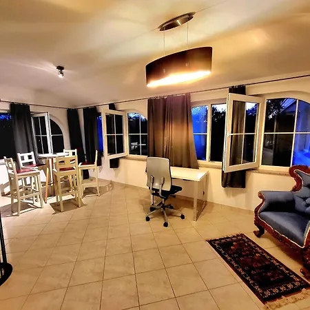 Royal アパートホテル Lisice