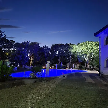 Hotel apartamentowy Royal *